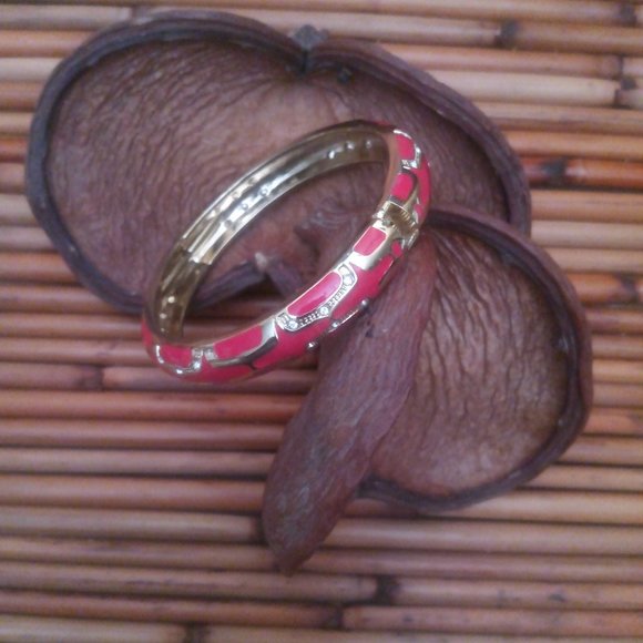 Pink and Gold Click Hinged Enamel Bracelet - Picture 12 of 16